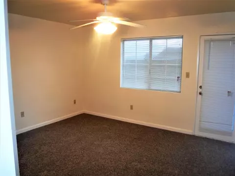 21611 Foothill Dr, Tehachapi, CA 93561 photo 5