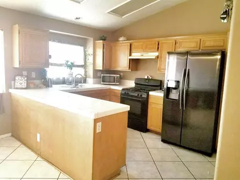 37558 56th St E, Palmdale, CA 93552 photo 2