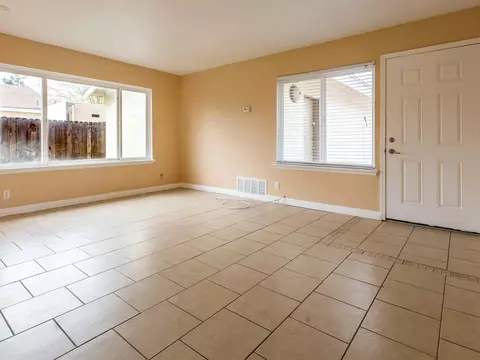 42820 Alexo Dr, Lancaster, CA 93536 photo 2