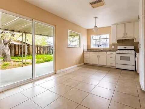 42820 Alexo Dr, Lancaster, CA 93536 photo 4