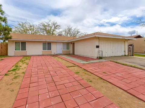 42820 Alexo Dr, Lancaster, CA 93536 photo 1