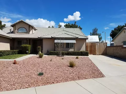 44112 Acacia St, Lancaster, CA 93535 photo 3
