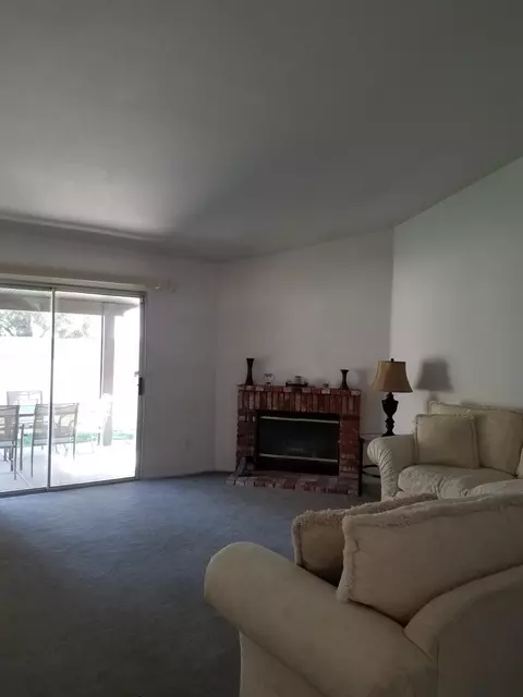 44112 Acacia St, Lancaster, CA 93535 photo 9