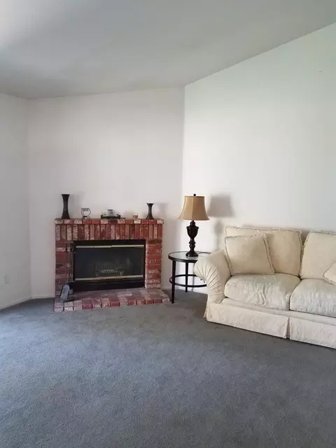 44112 Acacia St, Lancaster, CA 93535 photo 7