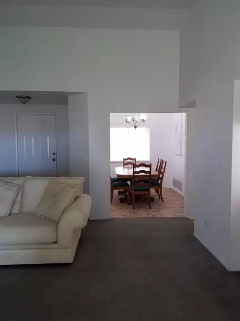 44112 Acacia St, Lancaster, CA 93535 photo 8