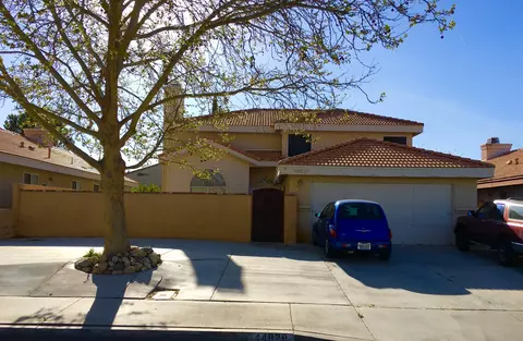 44829 Fenhold St, Lancaster, CA 93535 photo 1