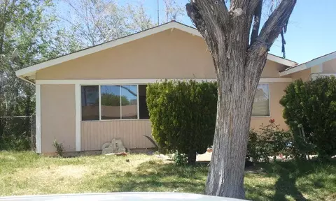44249 Fenhold St, Lancaster, CA 93535 photo 1