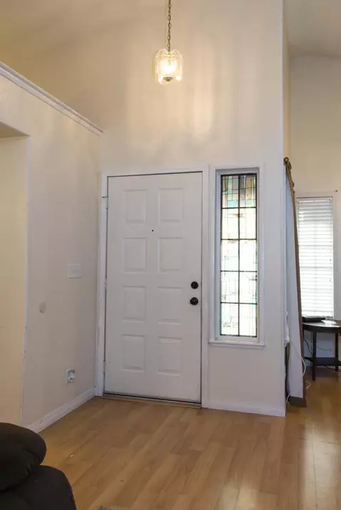 43240 Darby St, Lancaster, CA 93535 photo 2