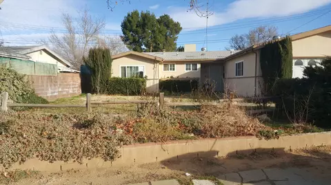 527 Newgrove St E, Lancaster, CA 93535 photo 1