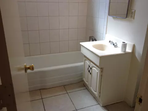 527 Newgrove St E, Lancaster, CA 93535 photo 4