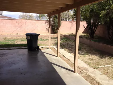 527 Newgrove St E, Lancaster, CA 93535 photo 5