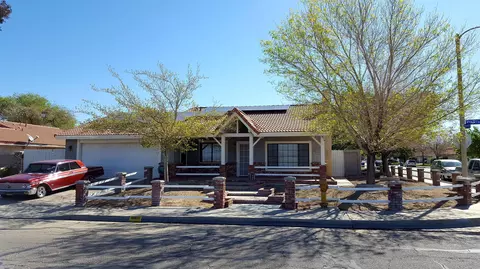 37704 45th St E, Palmdale, CA 93552 photo 1