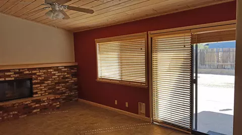 37704 45th St E, Palmdale, CA 93552 photo 11