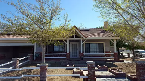 37704 45th St E, Palmdale, CA 93552 photo 2