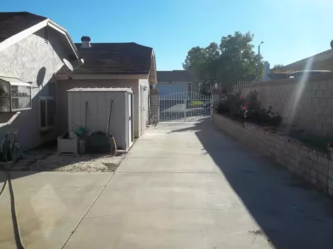 37445 17th St E, Palmdale, CA 93550 photo 5