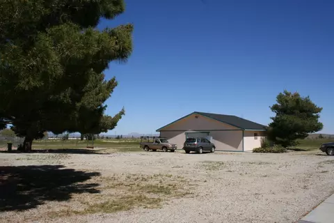 18715 Avenue E8 W, Lancaster, CA 93536 photo 4