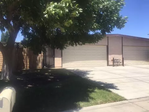 401 Lancaster Blvd E, Lancaster, CA 93535 photo 1