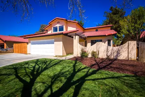 1335 Herzel Ave, Lancaster, CA 93535 photo 3