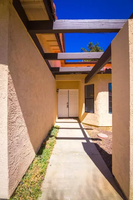 1335 Herzel Ave, Lancaster, CA 93535 photo 4