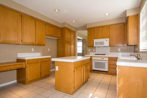 6554 Highbluff Way, Lancaster, CA 93536 photo 13