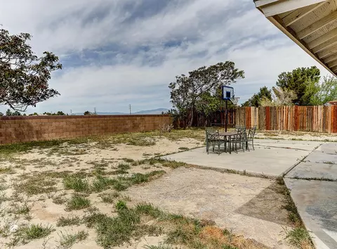 45923 York Pl, Lancaster, CA 93534 photo 17