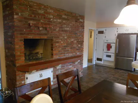 518 Mulberry St, Tehachapi, CA 93561 photo 6