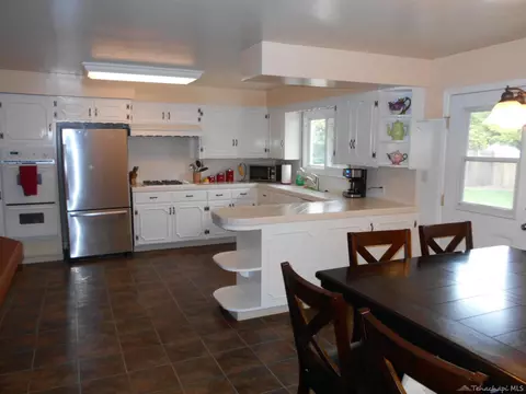 518 Mulberry St, Tehachapi, CA 93561 photo 5