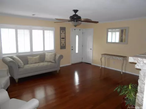 518 Mulberry St, Tehachapi, CA 93561 photo 3