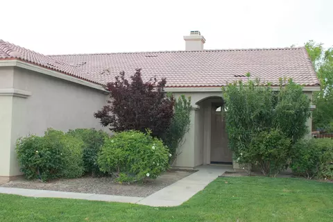 2525 Nugent St E, Lancaster, CA 93535 photo 2