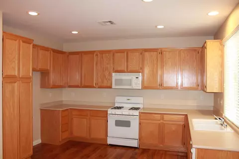 2525 Nugent St E, Lancaster, CA 93535 photo 9