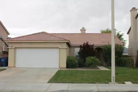 2525 Nugent St E, Lancaster, CA 93535 photo 1