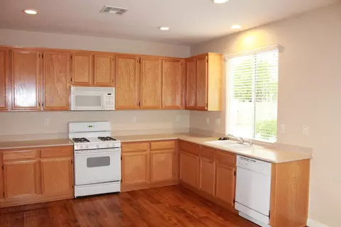 2525 Nugent St E, Lancaster, CA 93535 photo 8