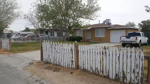 38470 10th Pl E, Palmdale, CA 93550 photo 2