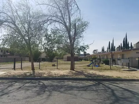 38233 12th St E, Palmdale, CA 93550 photo 3