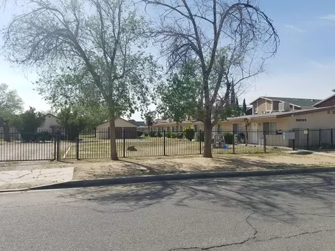 38233 12th St E, Palmdale, CA 93550 photo 4