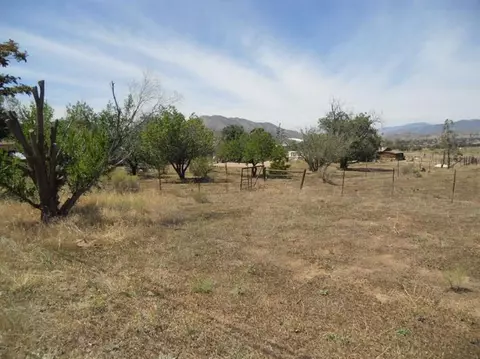 19491 Cherry Ln, Tehachapi, CA 93561 photo 11