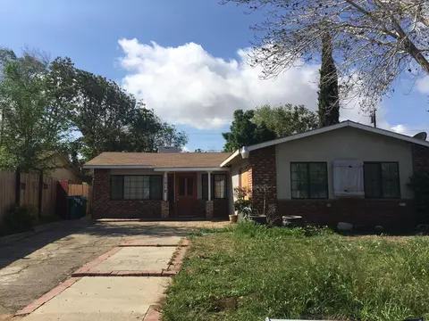 1018 E Avenue P4, Palmdale, CA 93550 photo 1