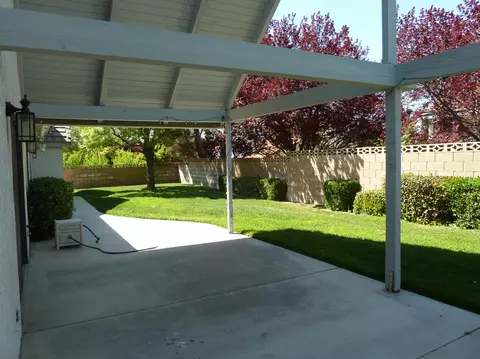 2811 Petro Pl, Lancaster, CA 93536 photo 3