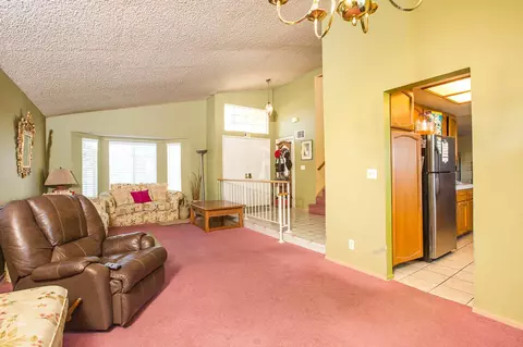 5331 Monaco Ln, Palmdale, CA 93552 photo 3