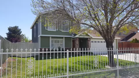 2640 Avoca St E, Lancaster, CA 93535 photo 1