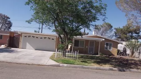 421 Lingard St E, Lancaster, CA 93535 photo 1