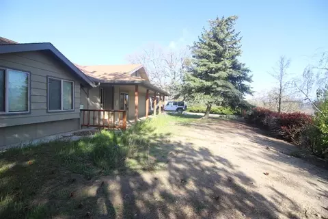 24441 Pueblo Ct, Tehachapi, CA 93561 photo 3