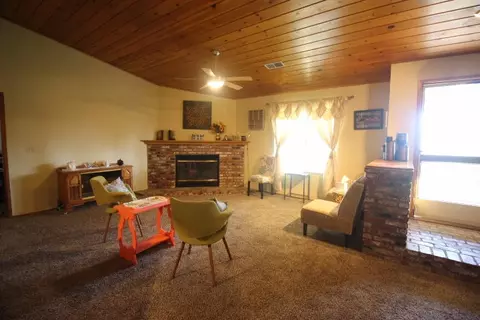 24441 Pueblo Ct, Tehachapi, CA 93561 photo 6