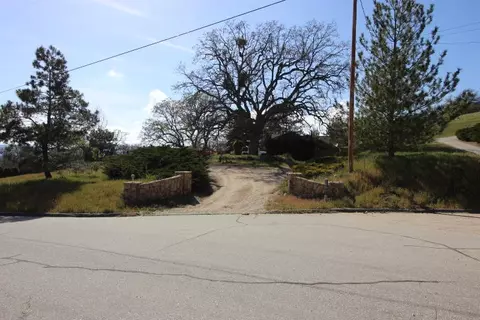 24441 Pueblo Ct, Tehachapi, CA 93561 photo 2