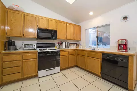 36437 Copper Ln, Palmdale, CA 93550 photo 5