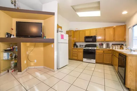 36437 Copper Ln, Palmdale, CA 93550 photo 4