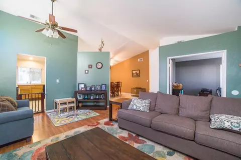36437 Copper Ln, Palmdale, CA 93550 photo 3