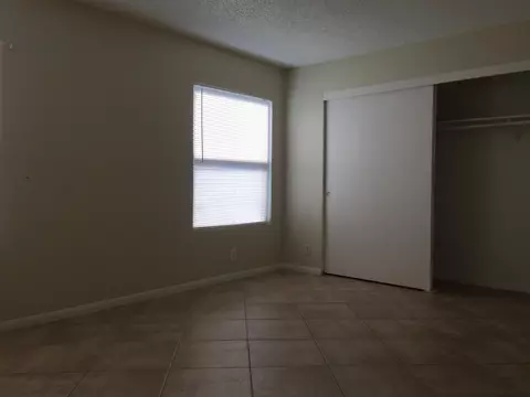 44045 Palm Ln, Lancaster, CA 93535 photo 9