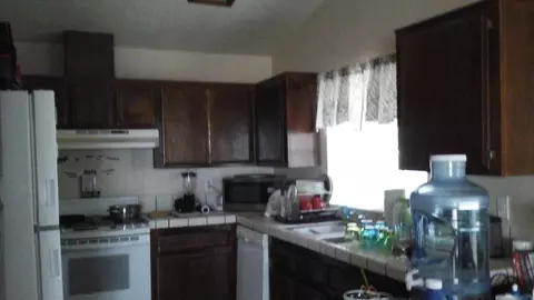 14300 Dover Dr, Mojave, CA 93501 photo 4