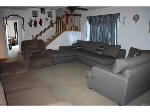 45507 Robinson Dr, Lancaster, CA 93535 photo 1